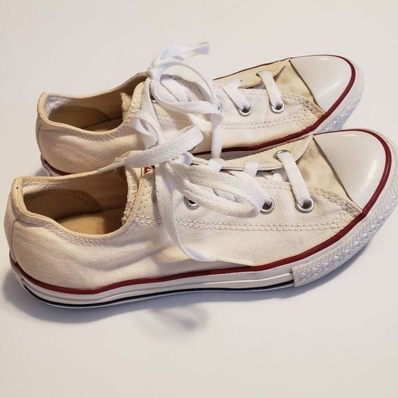 Converse Low Tops - Picture 2 of 7